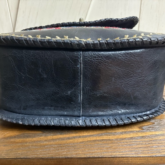 AREZZO-POVENCAL ESCAPE (VGUC) - Picture 3 of 7